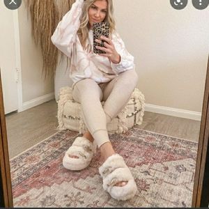 J/Slides NYC Women's Brooke Slipper Natural Shearling. Size 6M